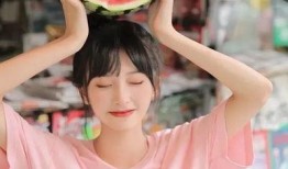 网红农村女孩吃瓜图片高清,网红农村女孩的田园美食之旅