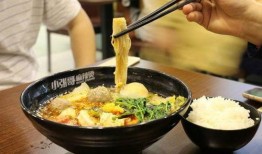 赢哥爆料麻辣烫视频,麻辣烫背后的秘密，让你吃得更放心！