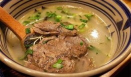 飞哥爆料牛肉汤视频播放,牛肉汤制作过程，视频播放引网友热议